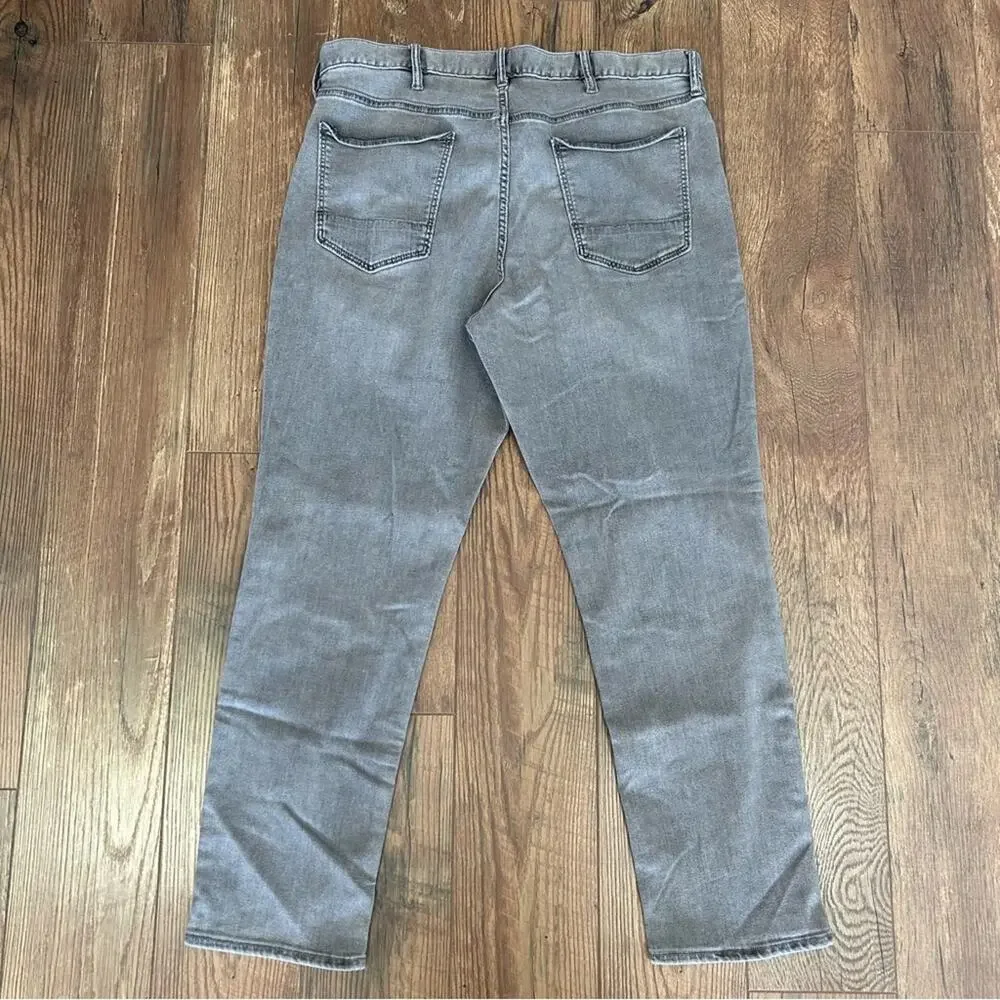 Banana Republic Travel Jean Faded Black Wash Size 38 W 29.5 Inseam